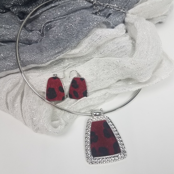 Red/Black/Silver Wire Necklace with Earrings - Picture 5 of 6
